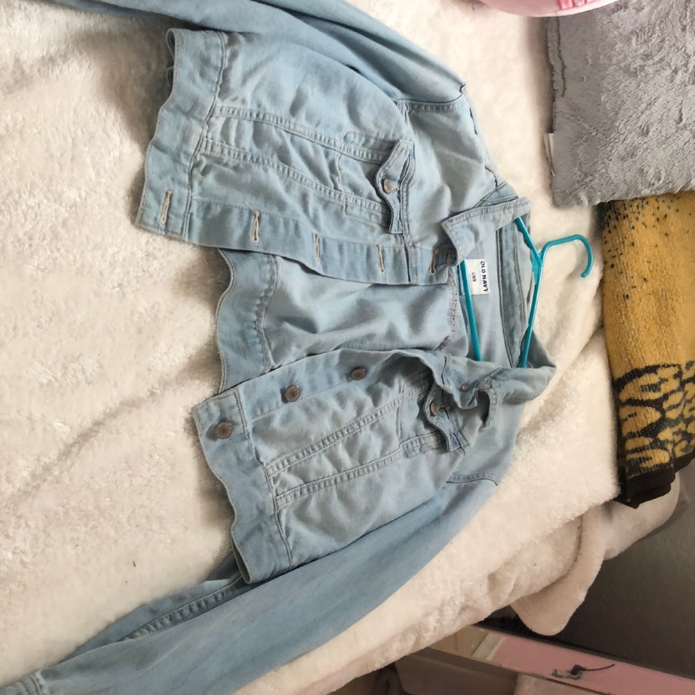 Cropped denim jacket